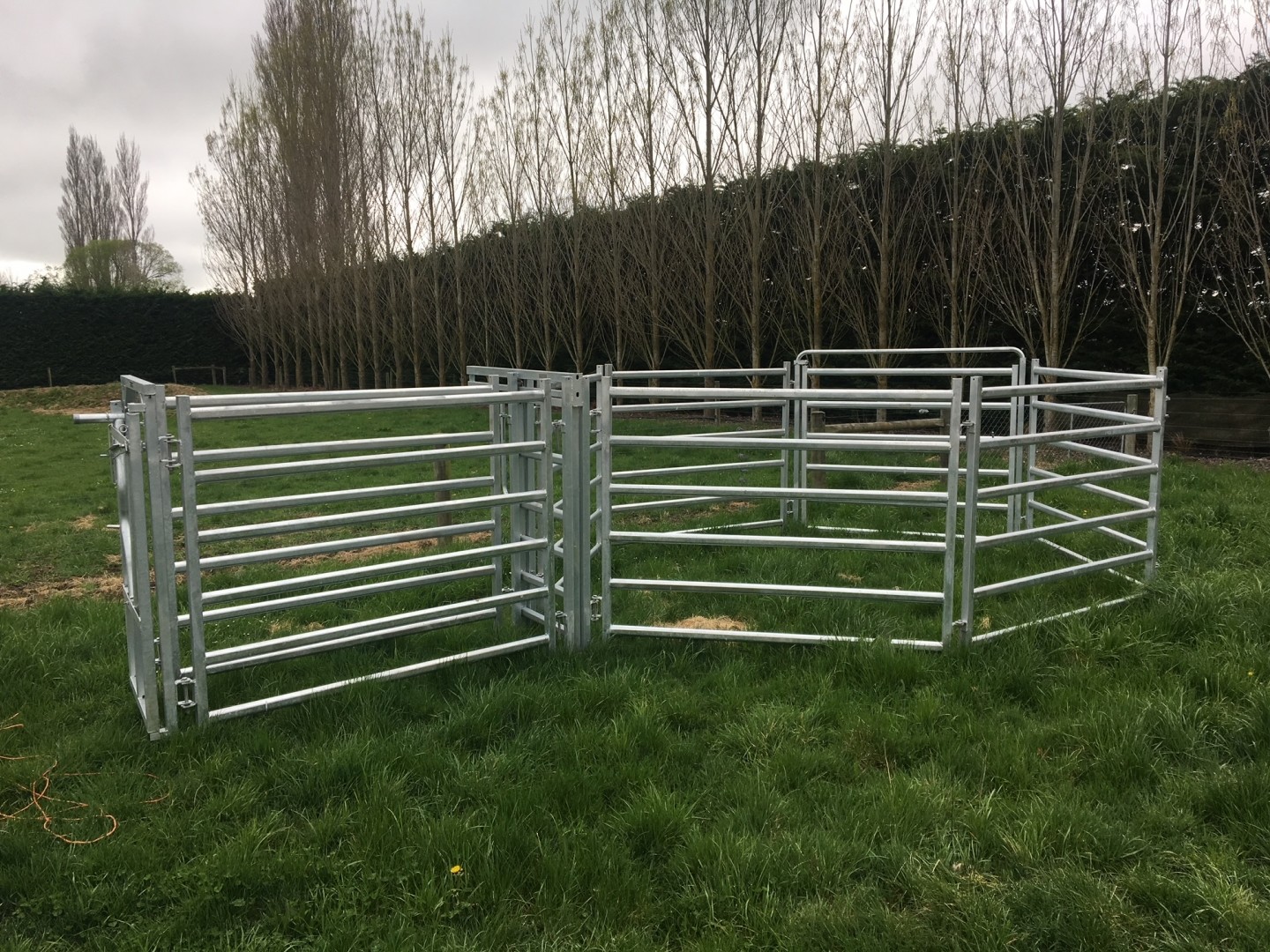 Livestock Corral Fence Heavy Duty 12ft Square Pipe With Oval Rail