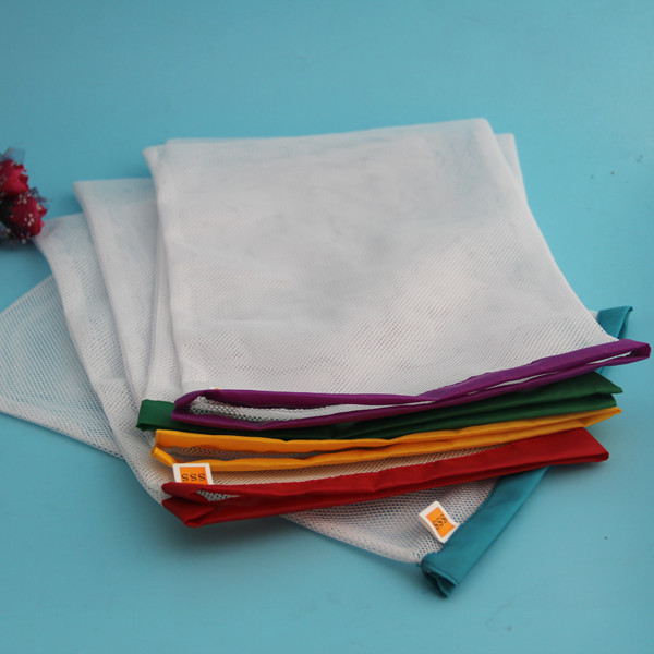 Colorful Small Bra Wash Bags , Firewood Sandwich Netting Mesh Clothes Bag