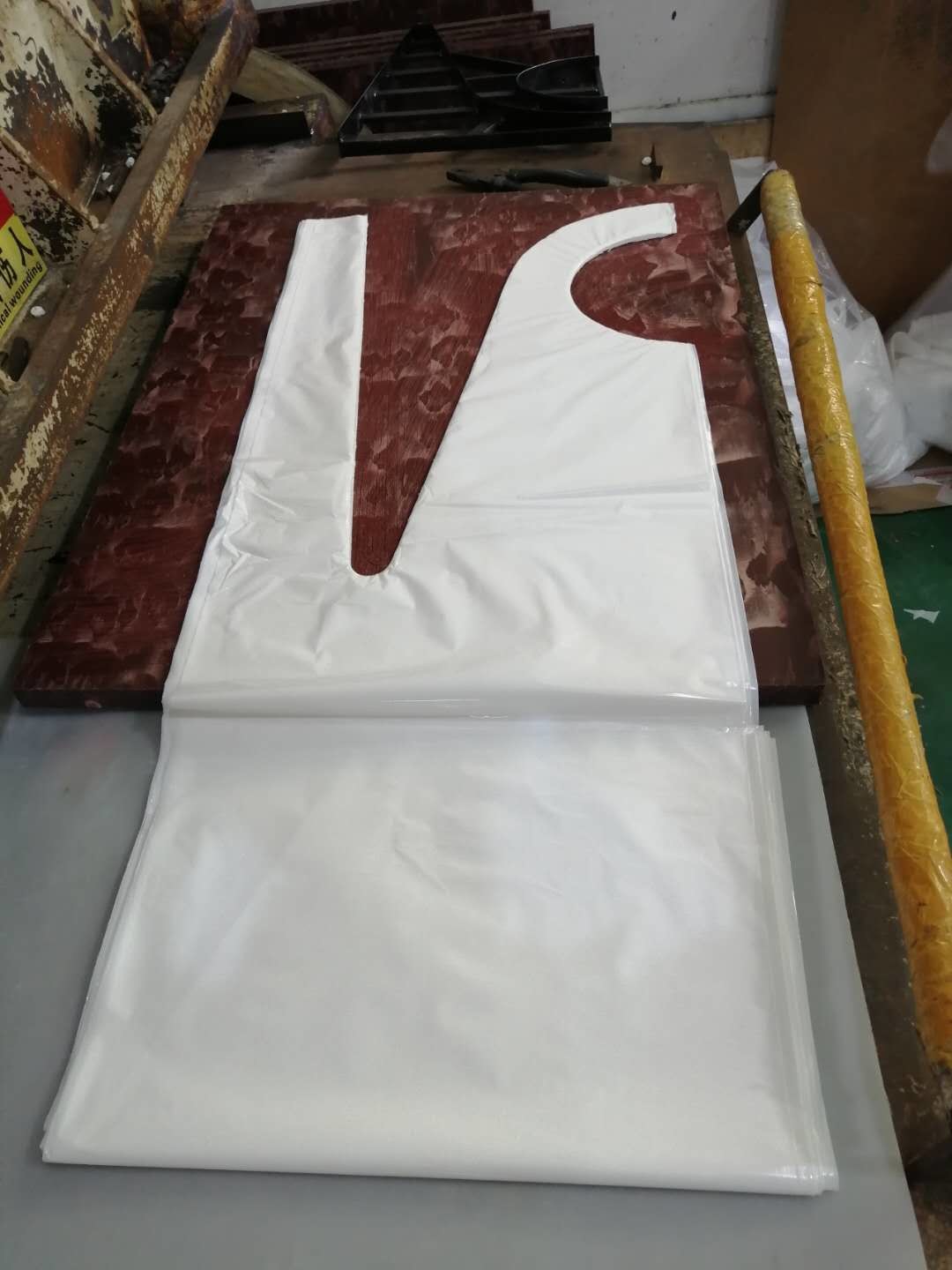 Large Adult Disposable Haircut Apron Heal Seal Plastic PE Smock Apron