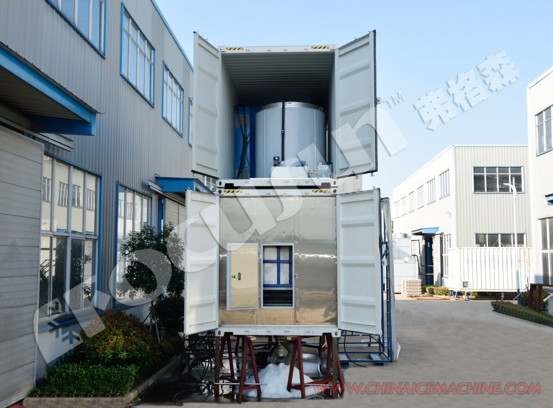 Ice Storage Capacity 30 Tons Outdoor Snow Making Machine for Ski Resorts Parties and More