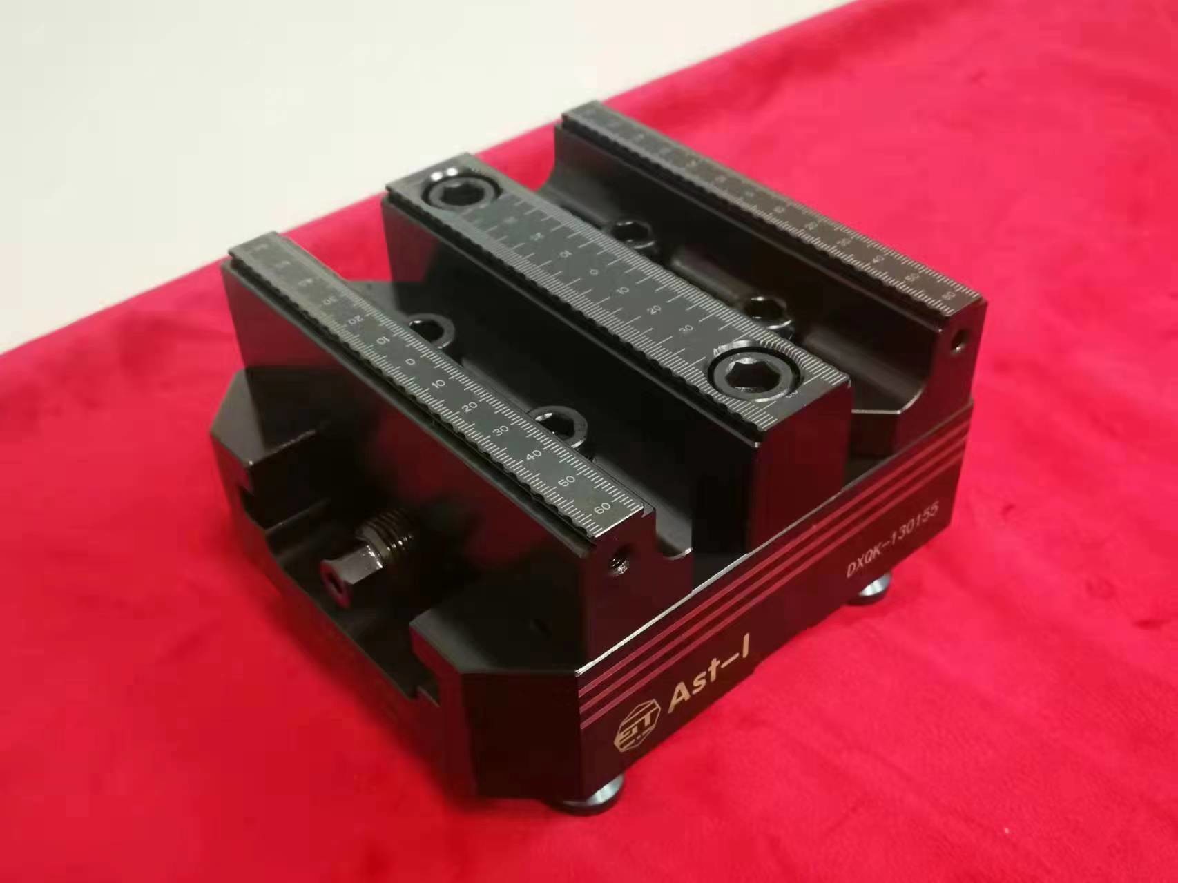 Flexible 4th Axis Fixture / Axis Vise For Cnc Milling Machine 75150D