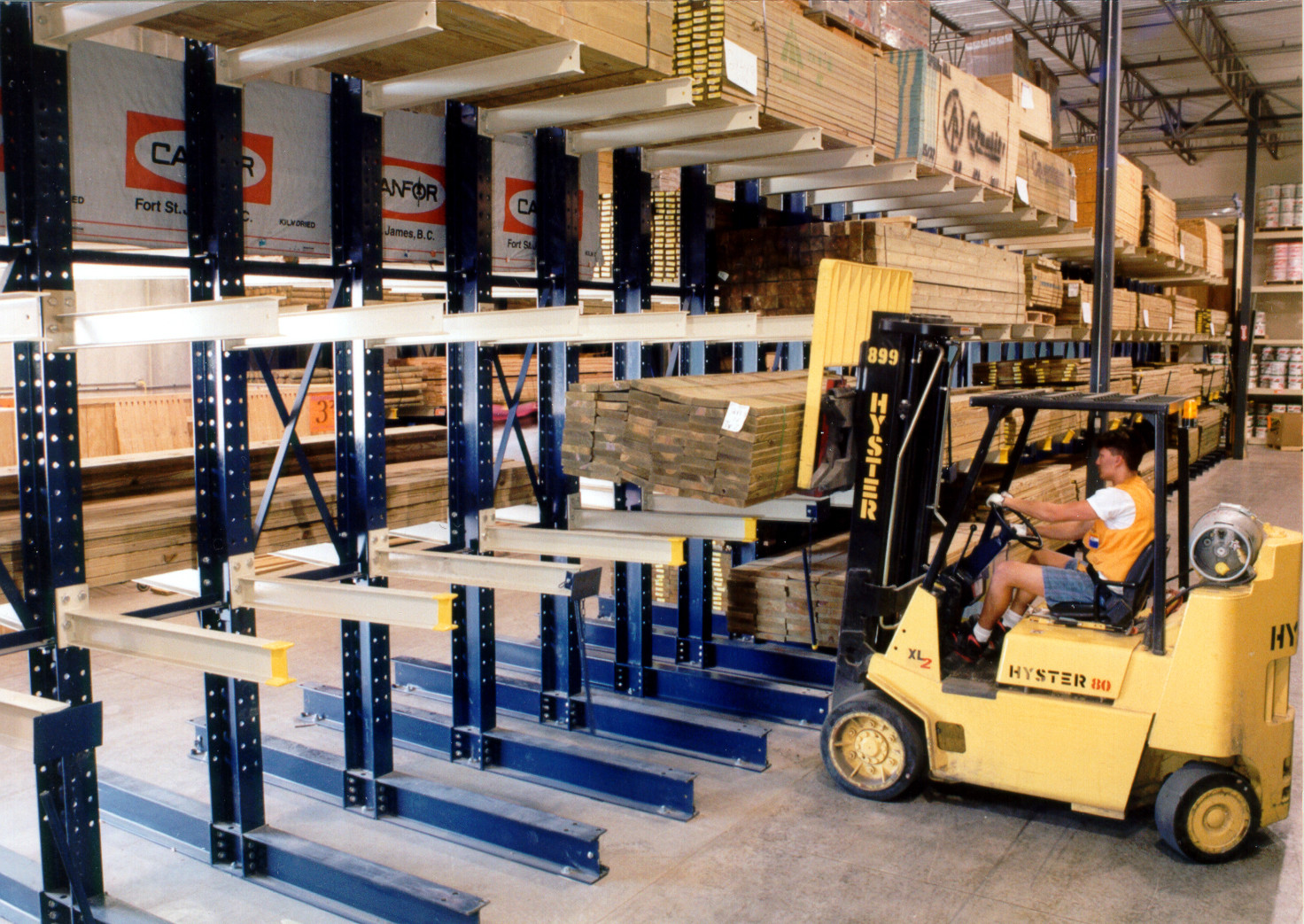 Circular Material Industrial Storage Rack / Cantilever Warehouse Racks
