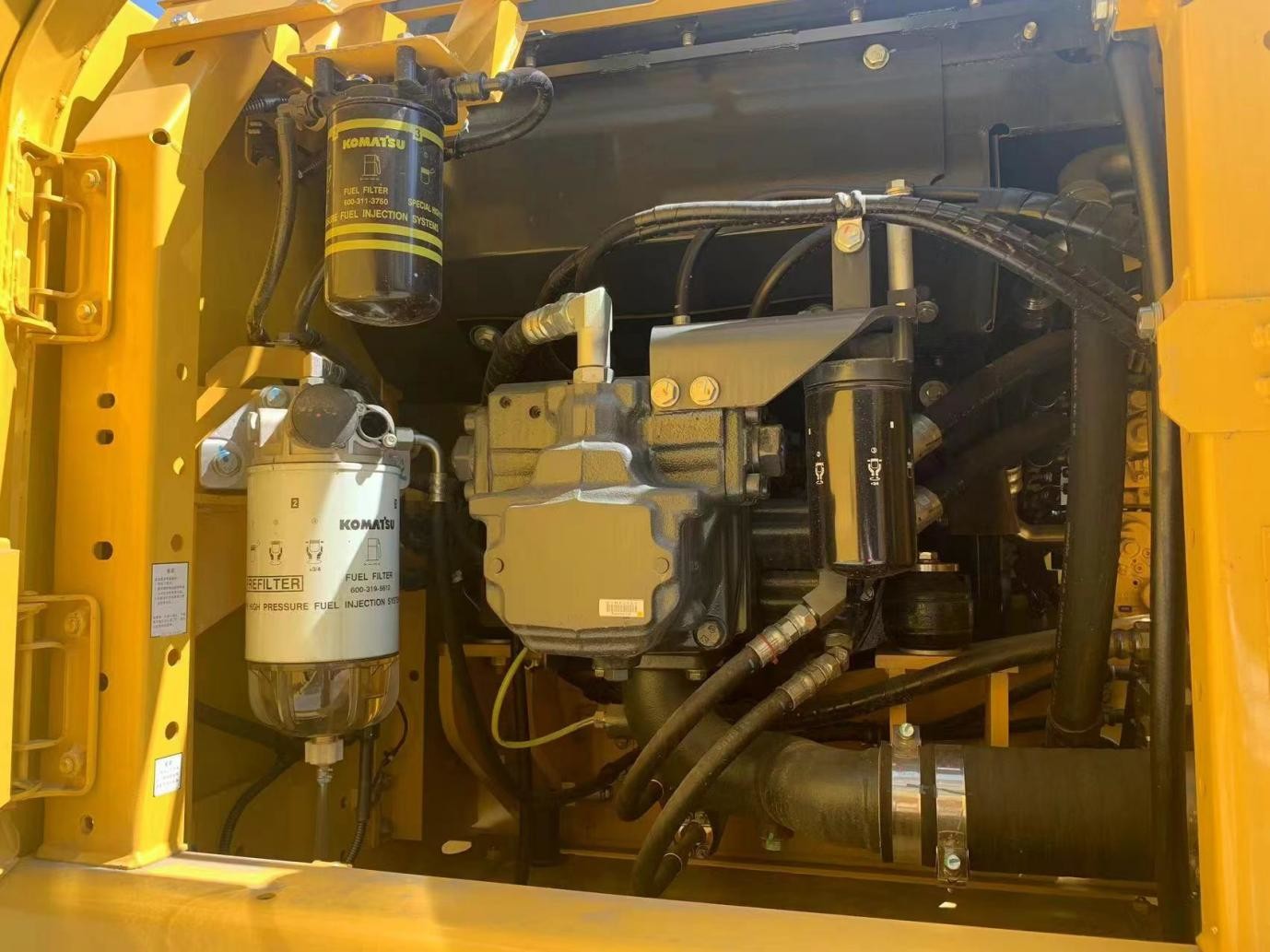 20ton New Komatsu Pc200-8 Excavator With 1m³ Bucket Capacity
