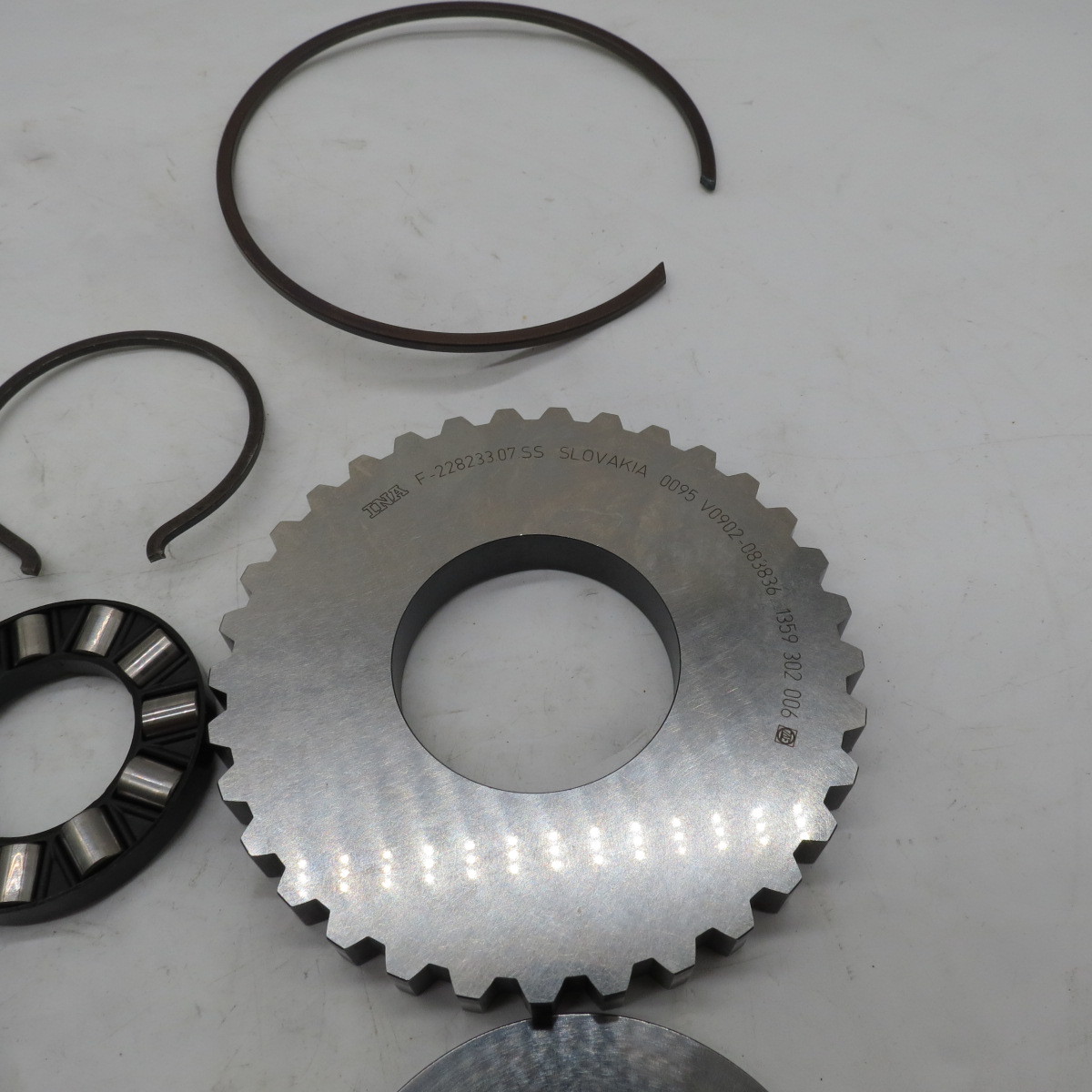 Hot selling bearing 1358010007Hot selling bearing 1358010007