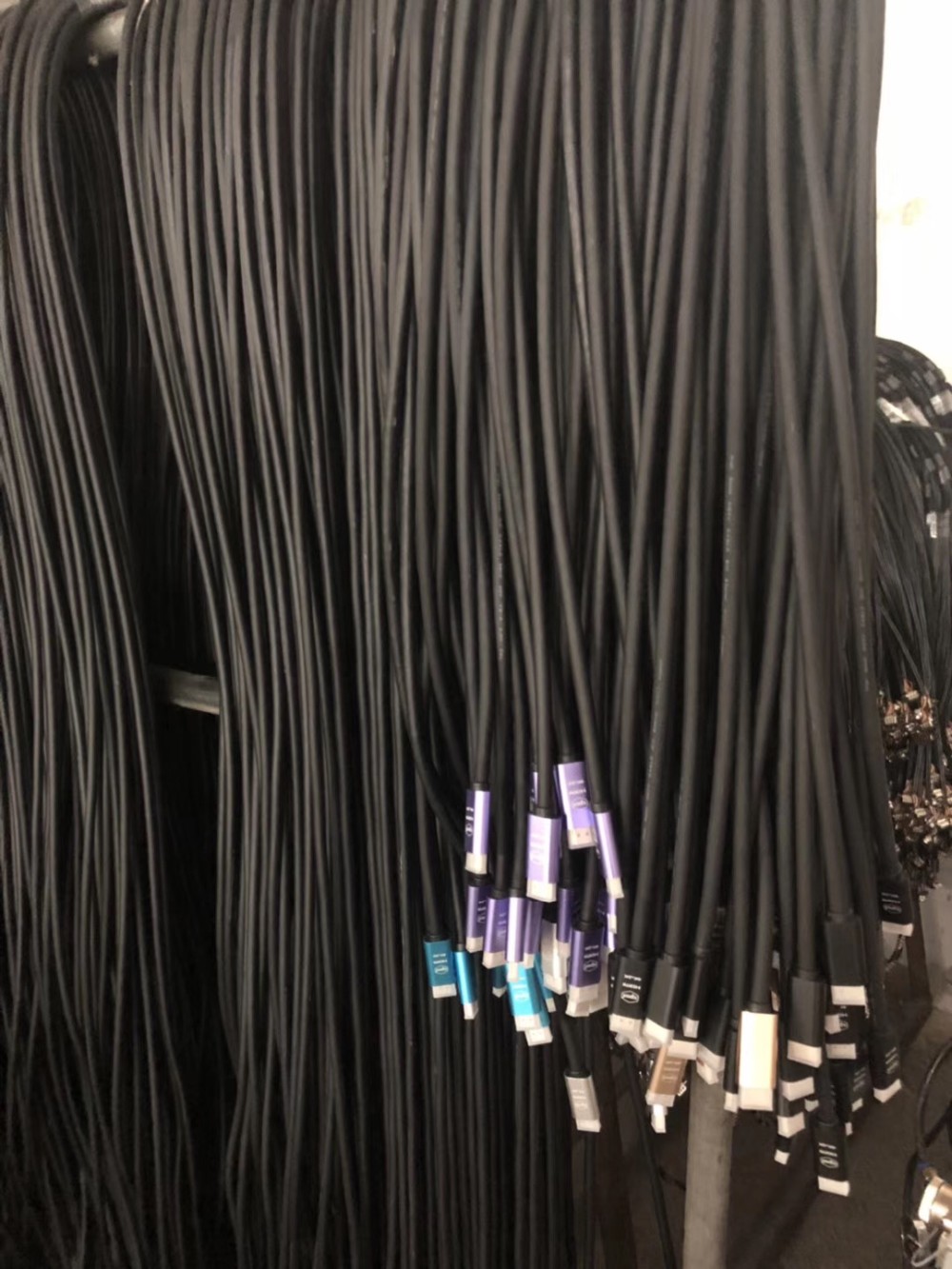 HDTV cable Without chip 2.0V 4K*2K 18 Gbps Fiber Optic PVC HDTV 4k@60Hz 5M-50M