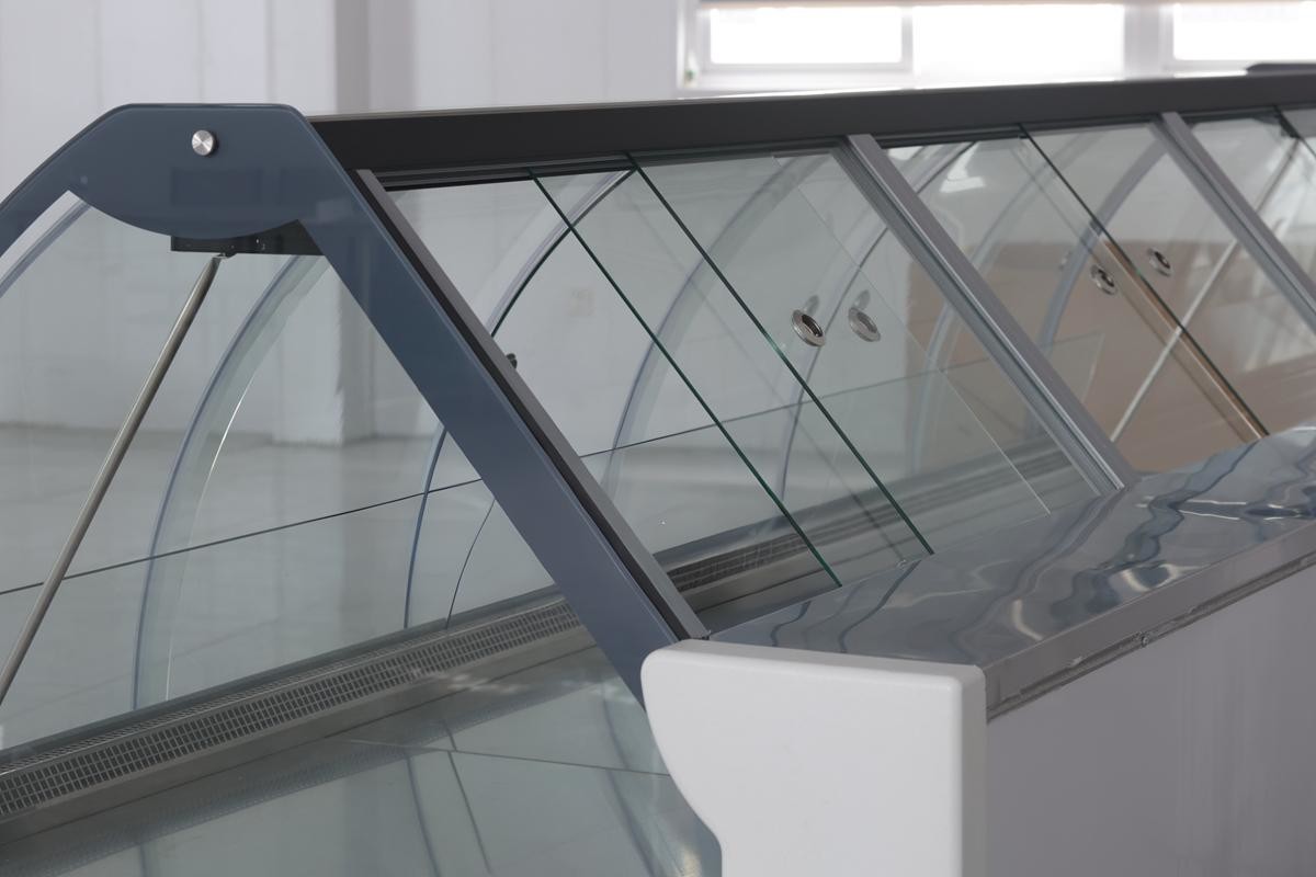 Curved Glass Deli Display Refrigerator