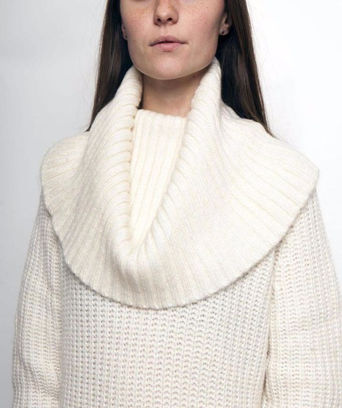 Women's 55% nylon/35% acrylic/10% wool knitted pullover cowl neck sweater