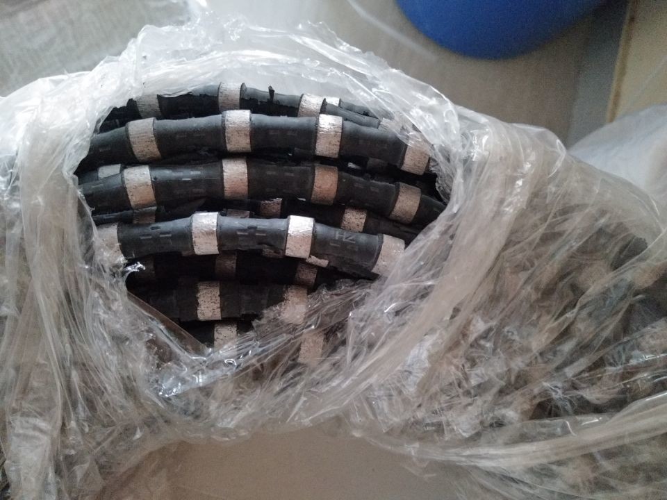 9.8mm Abrasive Sintered Middle Diamond Wire Saw Rope Hard Steel ODM