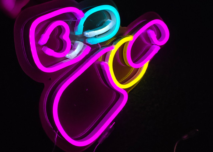 lipstick neon sign Cosmetics store channel letters, signboards, logos, advertising boxes, landscapes and stage decoratio