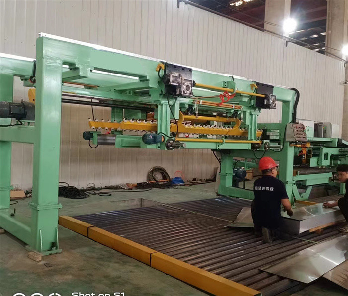 High Precision Automatic Rotary Shear Cut To Length Line 0.3-3 X 1250