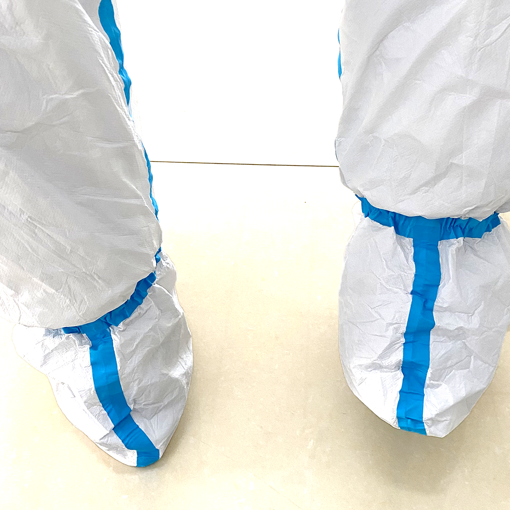 Double Zip Custom White Disposable Coverall With Elastic Band Boots For Oil Mining