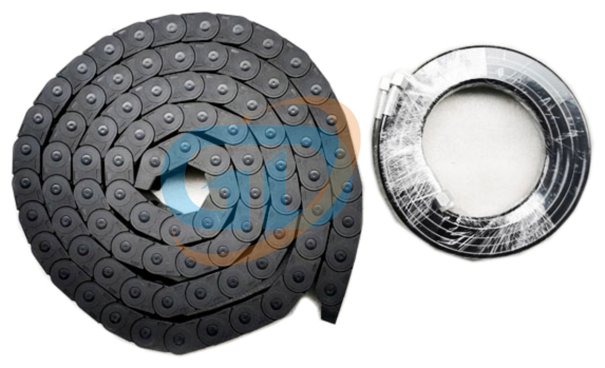 Black Concrete Pump Spare Parts Metal Drag Chain For Outrigger 1031000021