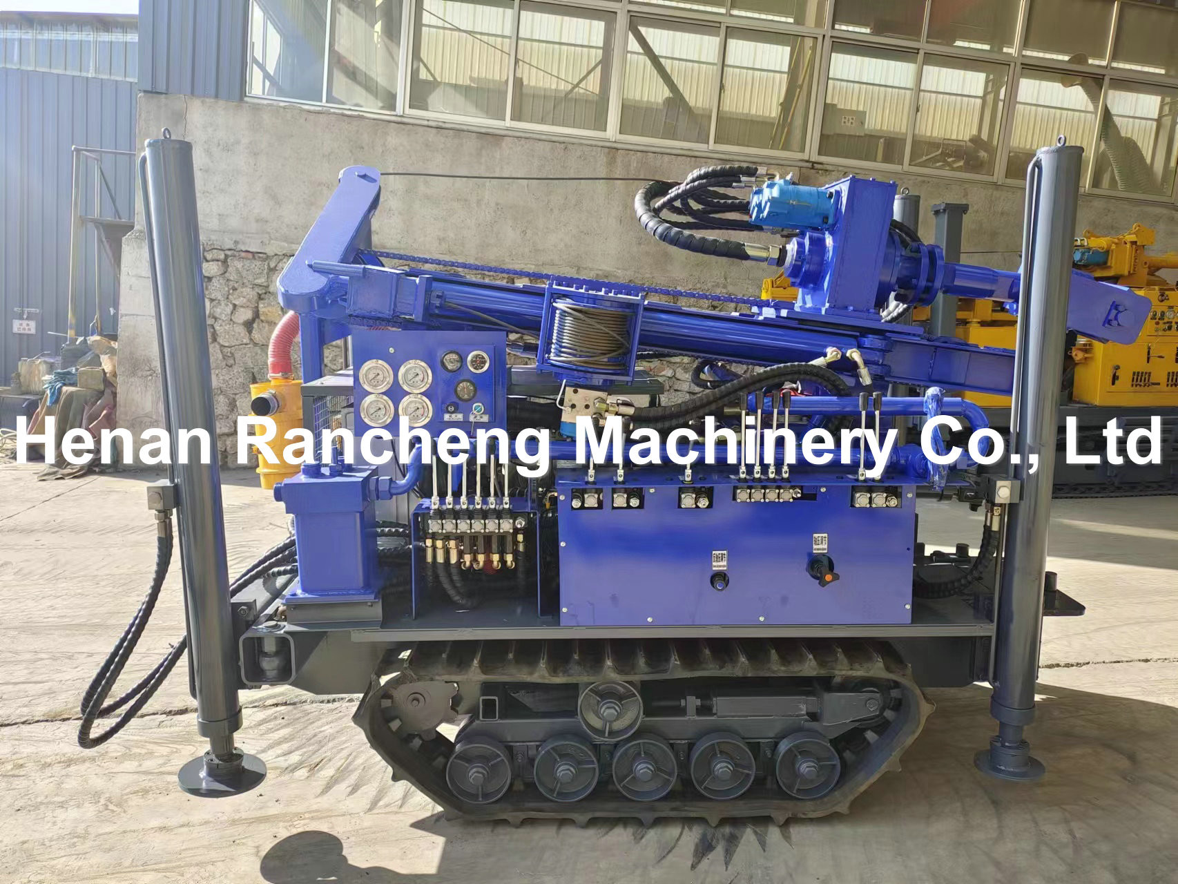 180-Meter Deep Water Well Drilling Rig With A 77.3 KW Engine And Crawler Tracks