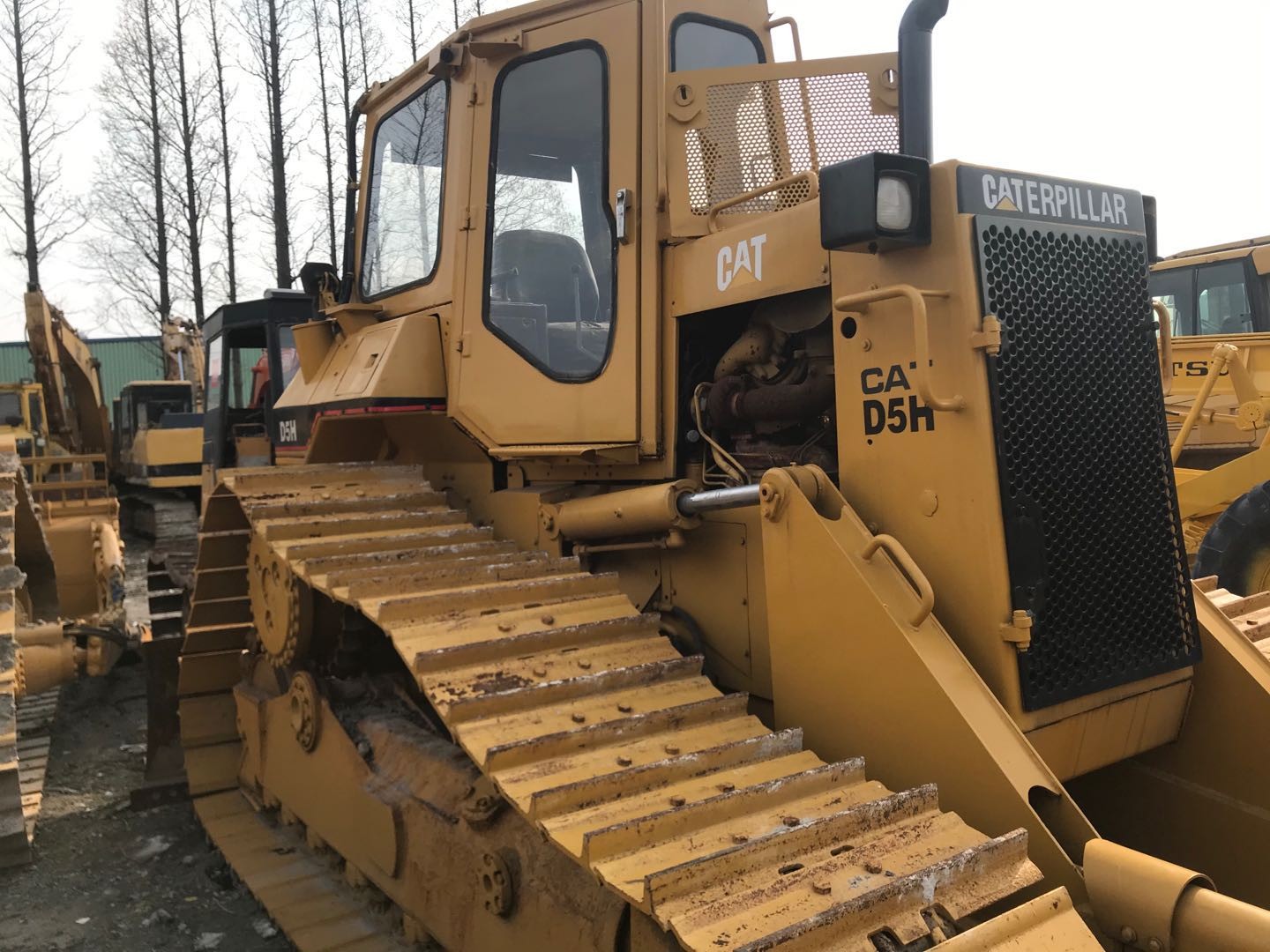 Original Japan Used CAT D5H Bulldozer With Cheap Price/6 Way Blade Used Caterpillar Bulldozer For Sale