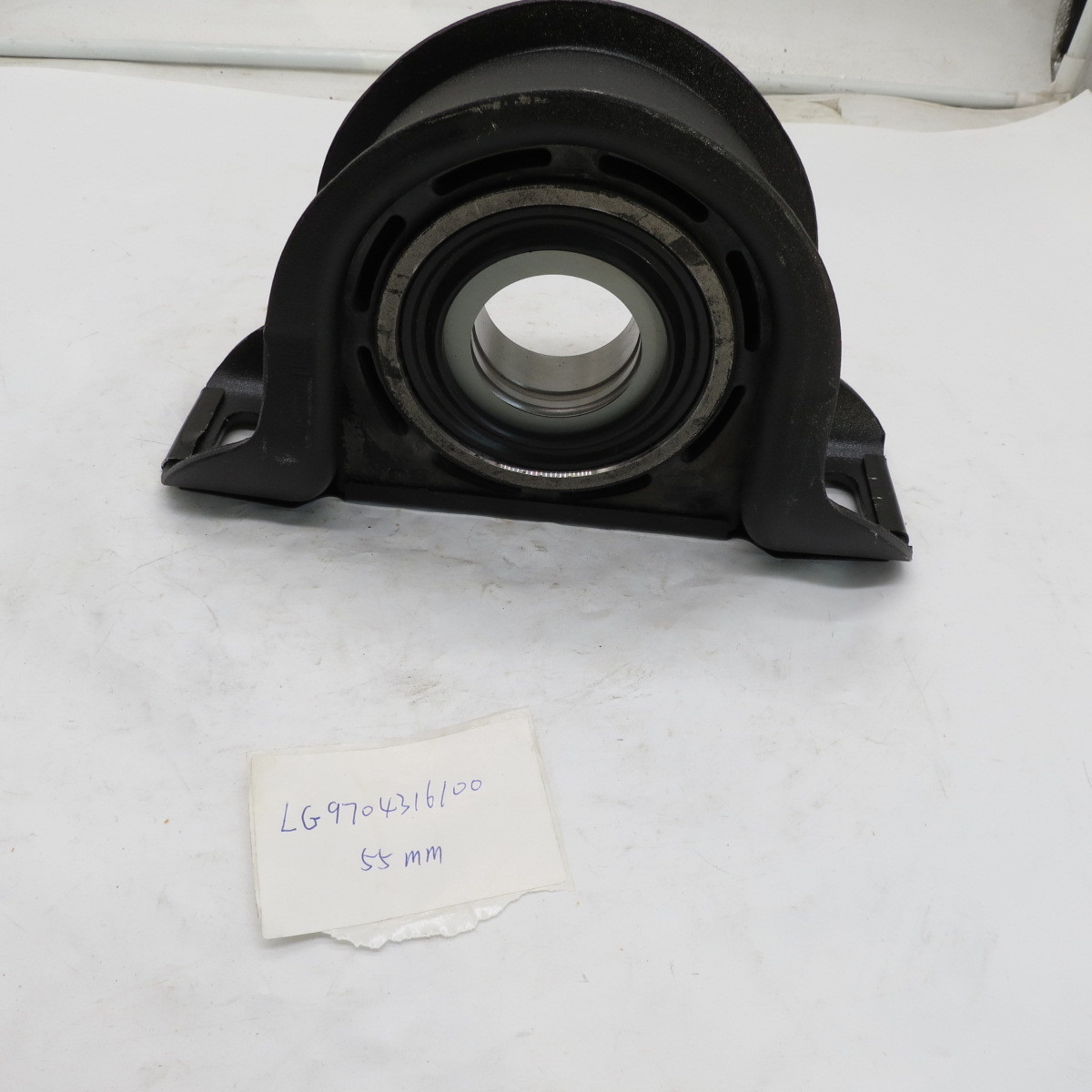 LG9704316100 Sinotruk Howo light truck accessories drive shaft support LG9704316100