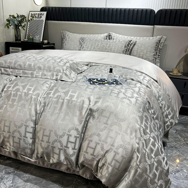 40 Fabric Count Light Luxury Satin Jacquard Four Piece Bedding Set for Country Markets