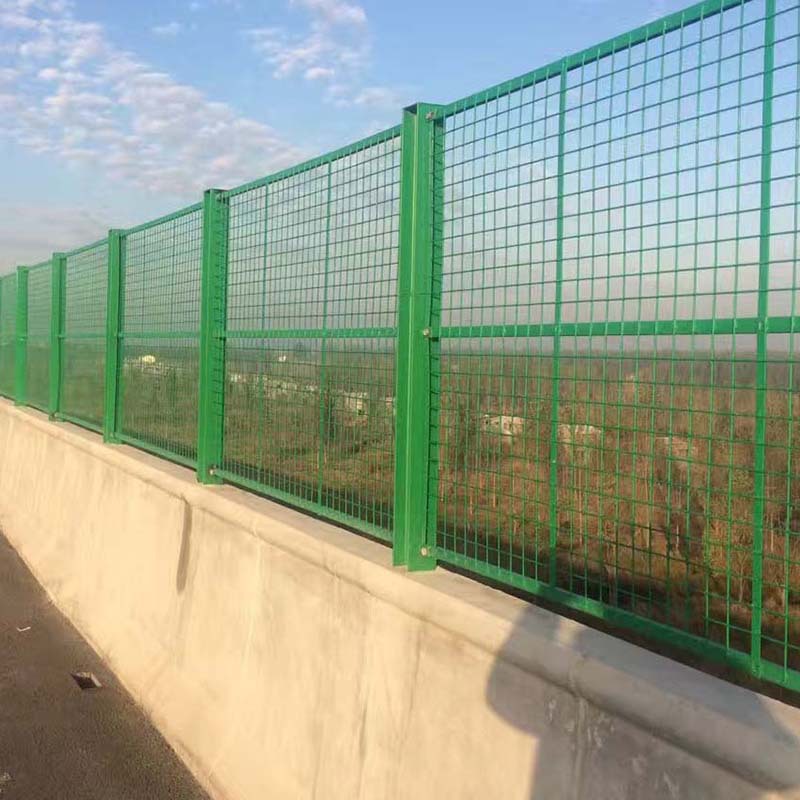 Galvanized Powder Coated Anti Glare Metal Mesh Fence For Highway In Stainless Steel