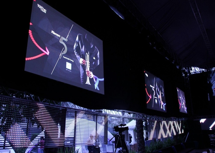 High Resolution Full Color Background P4 Led Video Wall Panel Indoor Use