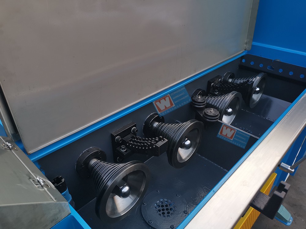 Continuous Annealing Medium Fine Wire Drawing Machine For 0.17 To 0.7 Mm
