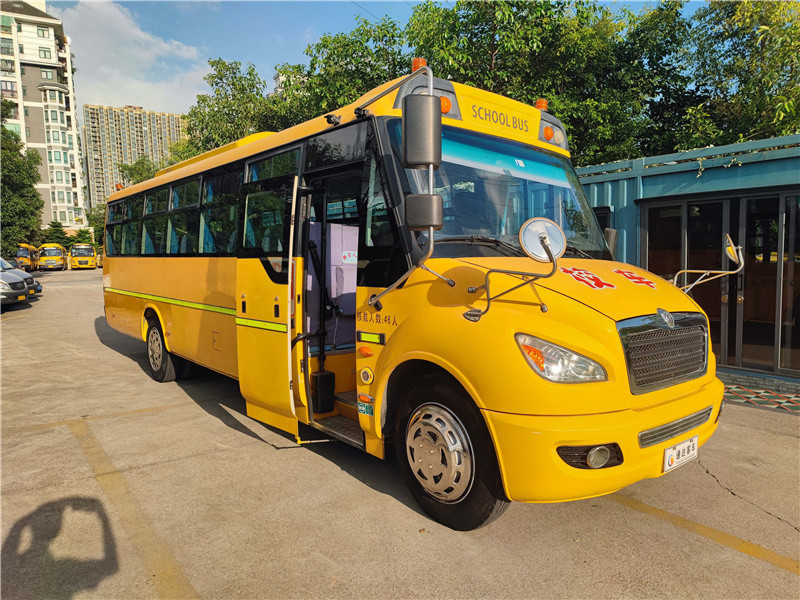 Automatic Yellow Pre Owned School Buses 46 Seats Second Hand School Van