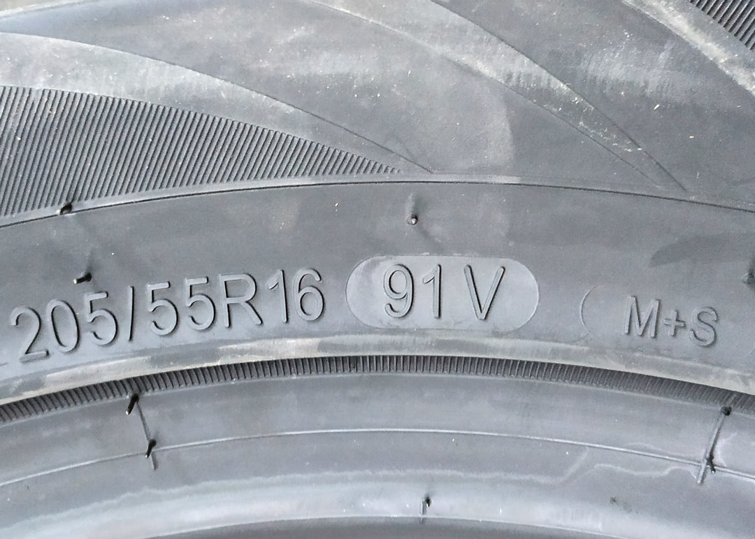 205/55R16 91V PCR Tires , Radial Tires For Classic Cars Symmetric Tread Pattern
