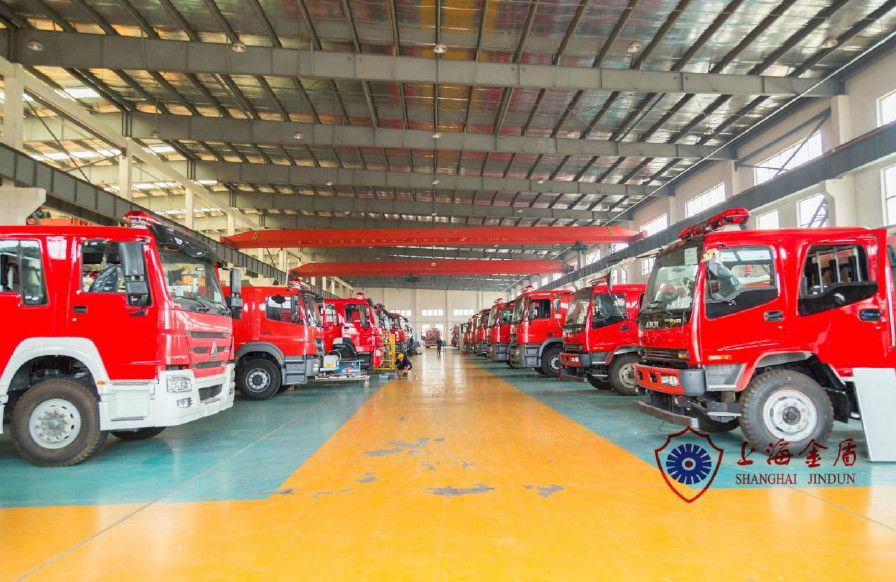 4x2 Drive Six Seats Municipal Fire-Fighting Truck with 6000 Liters Water Tank