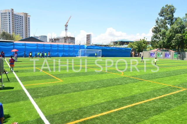 5/8 Inch Gauge Durable UV Stable Tuft Withdrawal Force FIFA Artificial Sports Turf For Football Field Landscaping