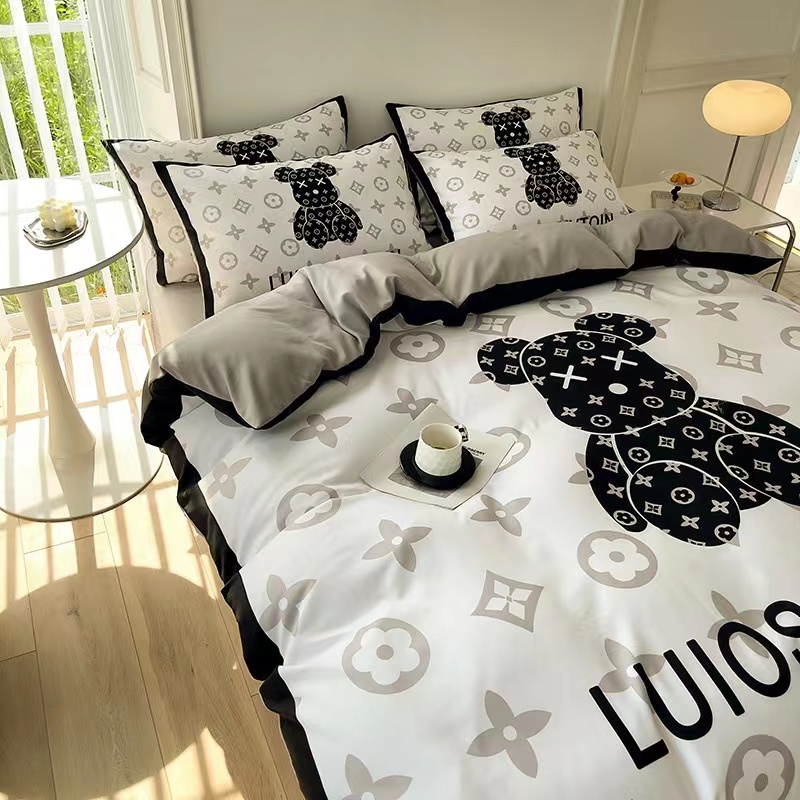 Modern Style Cartoon White Bear Head Design Bedding Sets with 100% Polyester Material