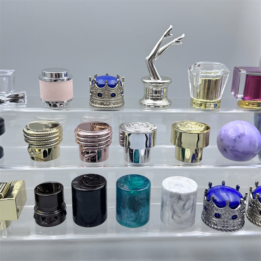 Moden Aluminium Plastic Perfume Bottle Cap Fea15 Model