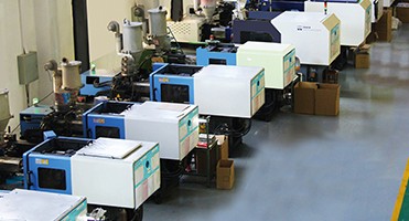 Auto Bumper Plastic Injection Molding With Sand Blasting Surface Treatment
