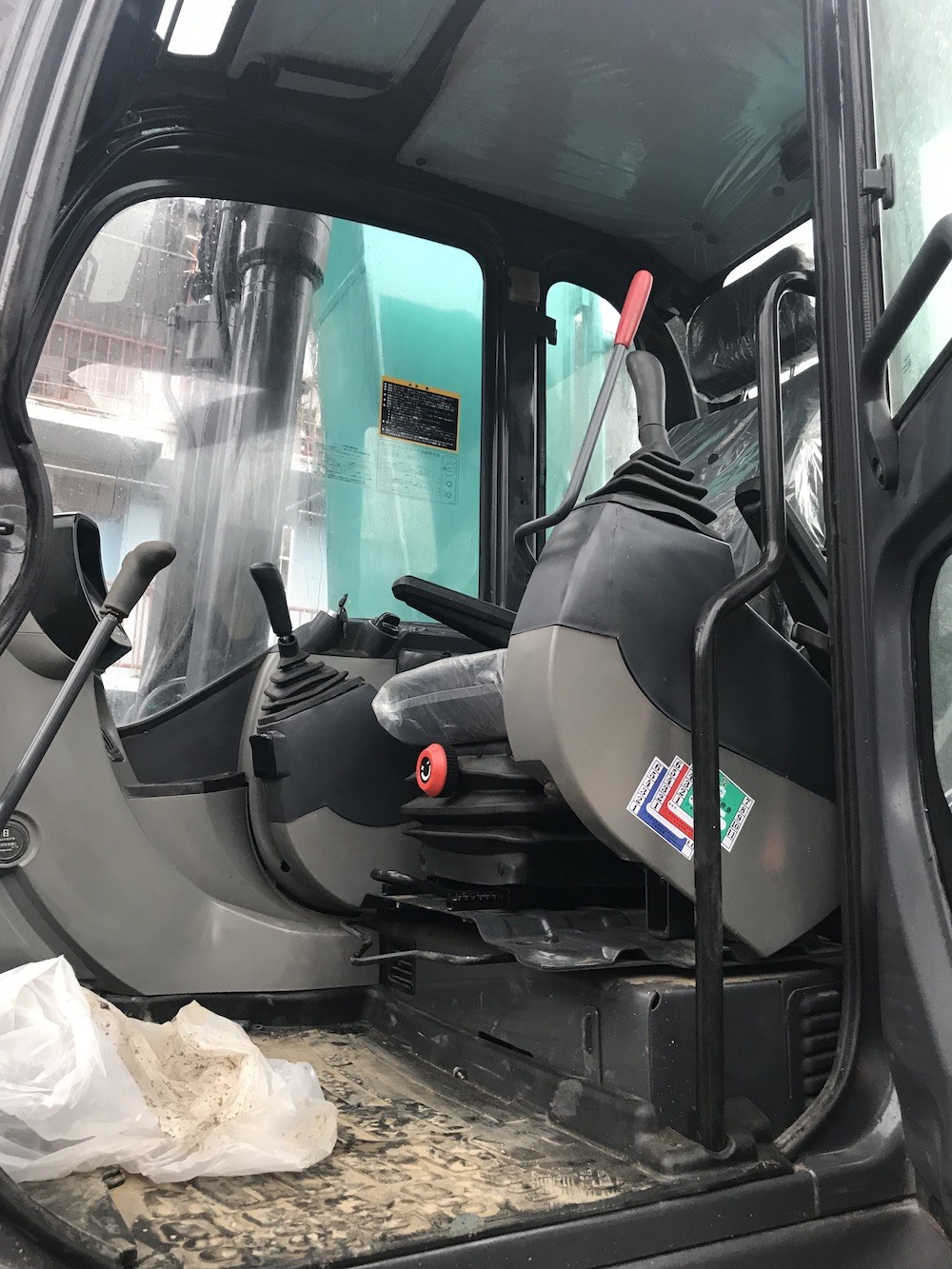 Original 80% New Kobelco SK200-8 Hydraulic Crawer Excavator Secondhand Digger SK200-8 SK200-7 SK220-8