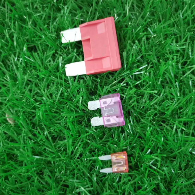 Low Voltage Automotive Blade Fuse for Cars Trucks and Automotives UL Certified fuse Made in China