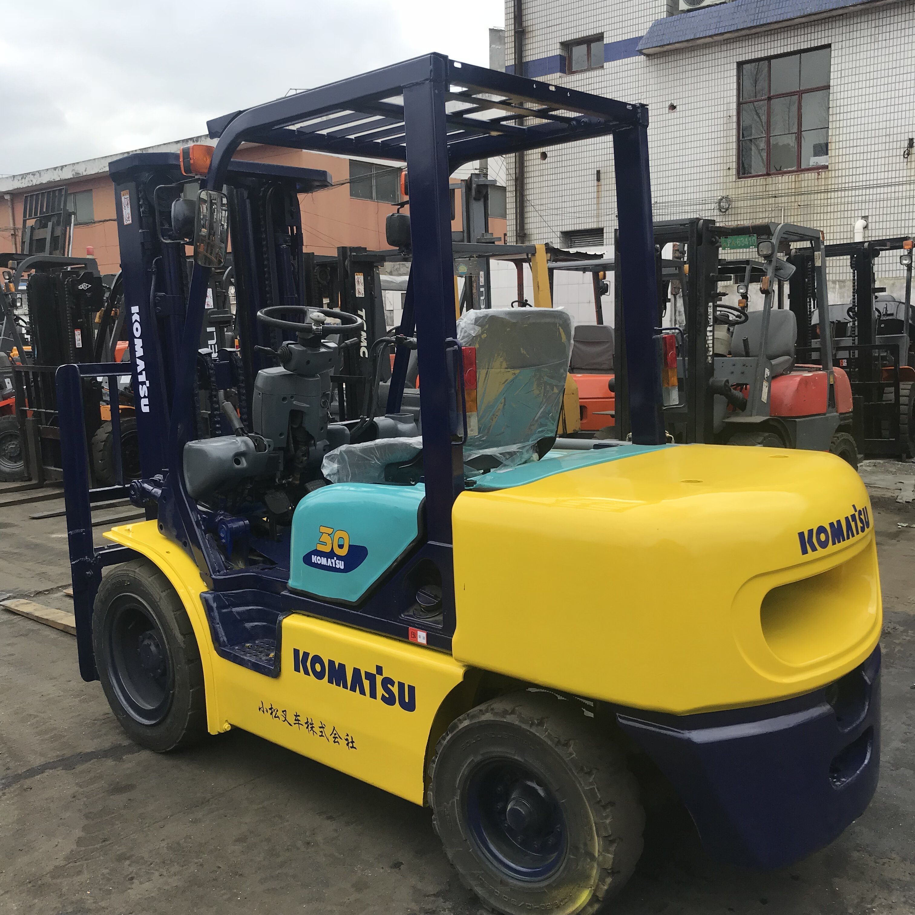 Komatsu FD30 Forklift 3 Ton 4.5 Meters 3 Stages Diesel Forklift Used Lifting Machine Komatsu Brand
