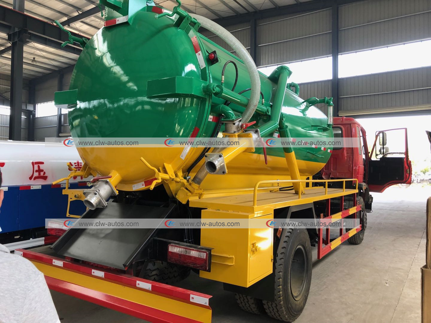 Dongfeng 10cbm Sewer Suction Pump Fecal Sewage Tanker Vacuum Truck