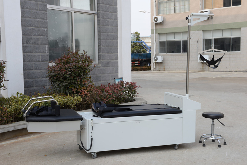 Electric traction table equipment for hospital bed