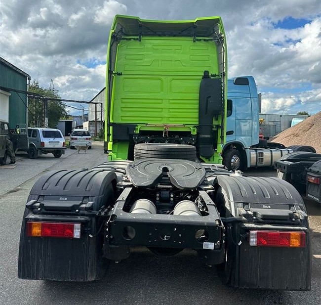 High-Performance Shacman X3000 6X4 Tractor Truck With Mechanical Or Hydraulic Transmission