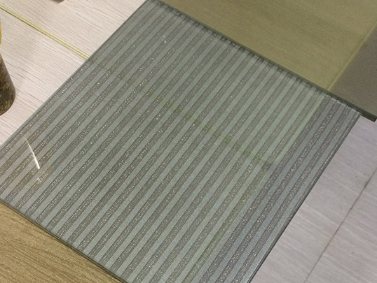 Clear Speciality Glass Colored Mesh Laminated Wired Glass For Interior Decoration