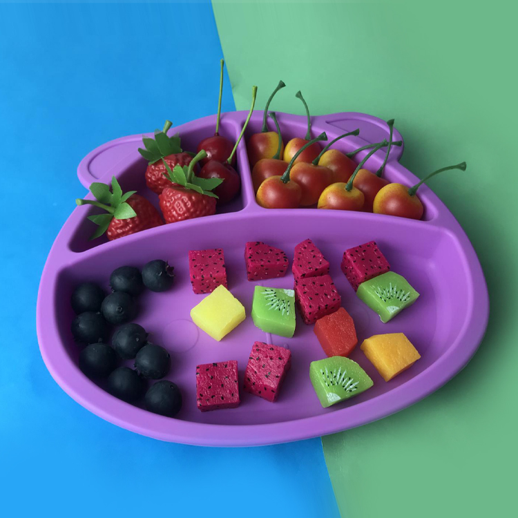 Baby Feeding Plate Set Silicone Customized Sizes Purple Bear Shape Eco Friendly Soft