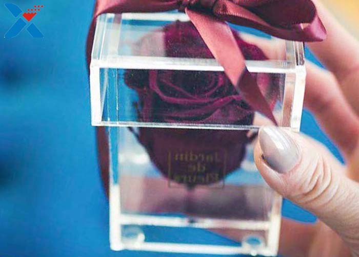Custom Luxury Clear Acrylic Flower Box 9 * 9 * 15cm 7 * 7 * 10cm Light Weight