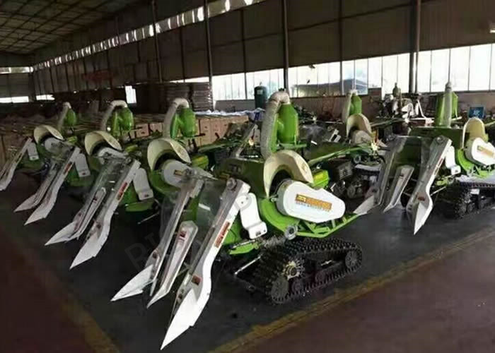 Full Feeding Combine Harvester Mini Crawler Self Propelled 13Hp Rice Harvesting Machine