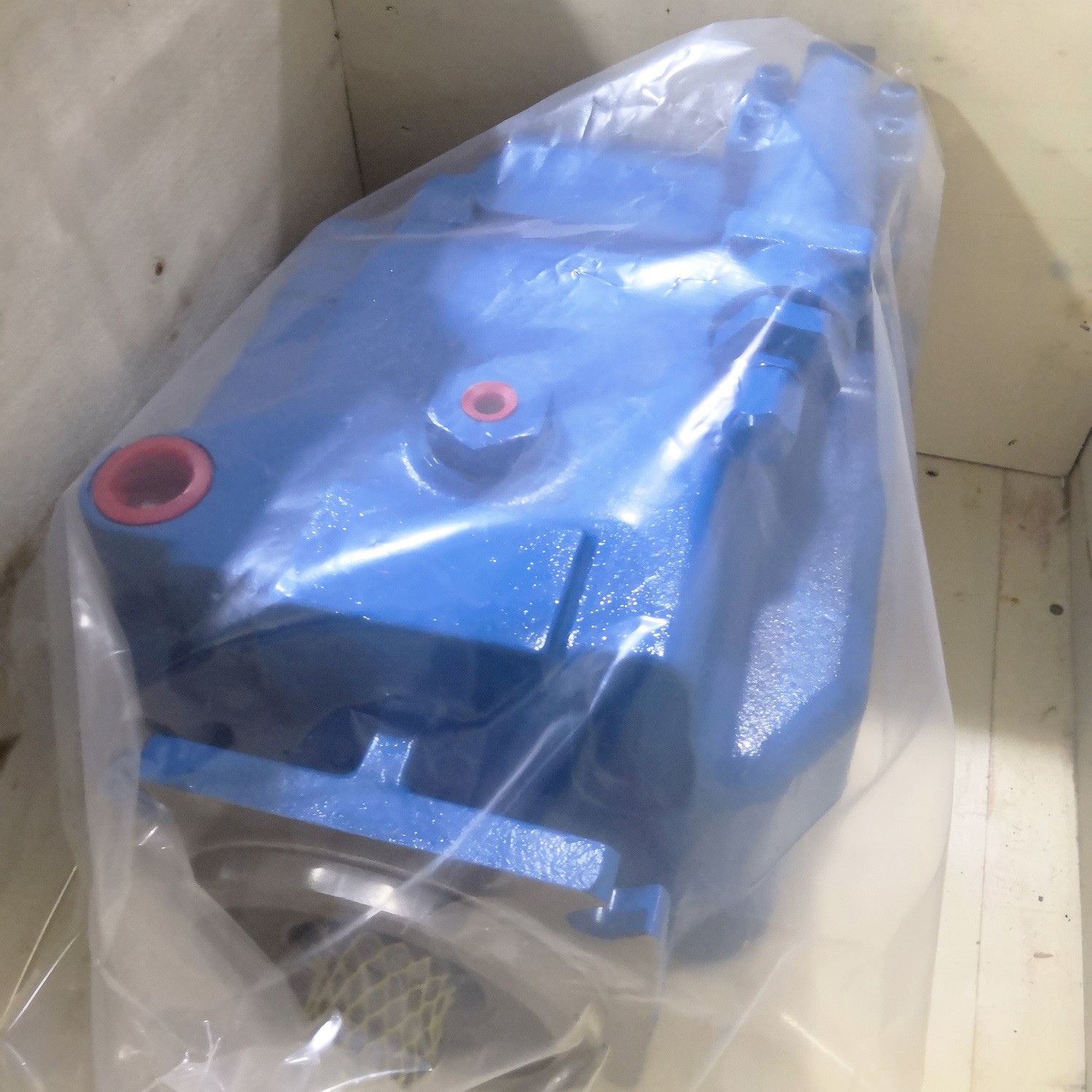 PVH131C-LAF-2D-11-C21V-31-036 Vickers PVH Pump PVH131C-LAF-3D-11-C27VT15-31