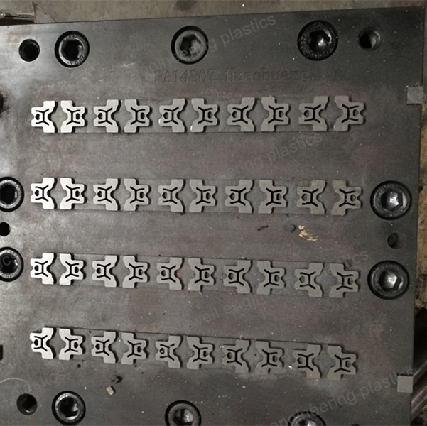 PA66 GG25 Heat Break Strips Extruding Machine Steel Mold