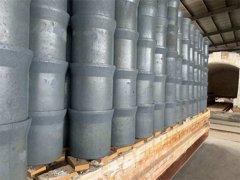 Henan Little MgO Content SiC Reduction Crucible for Customized Size Steelmaking Industries