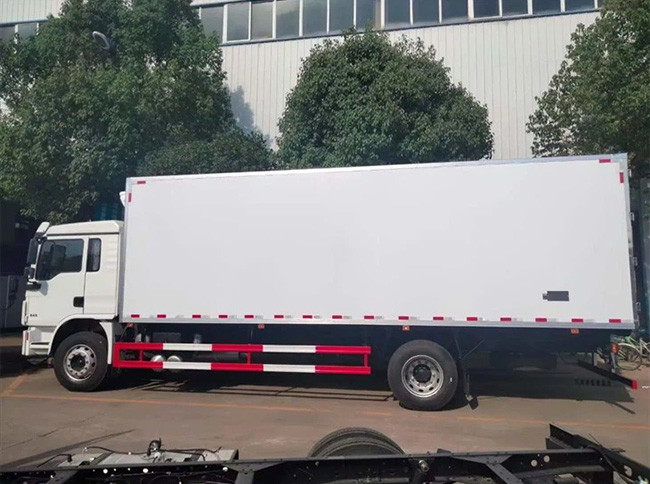 Shacman L3000 4x2 Heavy Duty Cargo Truck Chassis 210hp 6 Wheels Chassis To Be Purchased