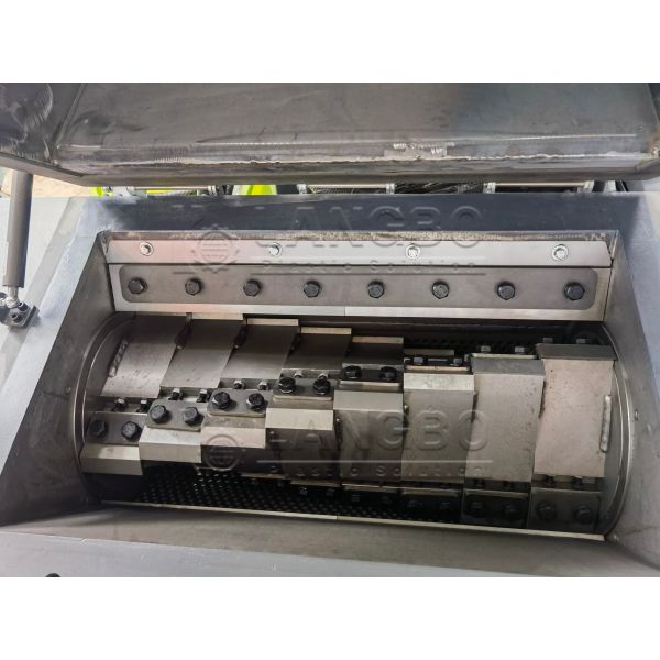 High Output Plastic Films/Pet Bottles/HDPE Milk Bottles Recycling Crusher Machine