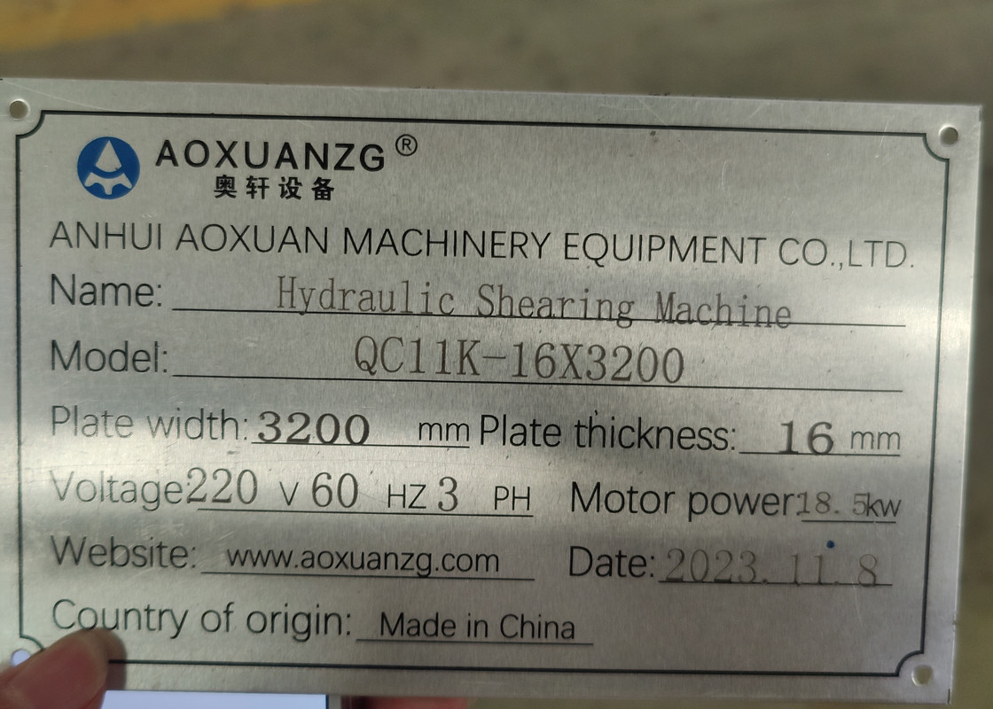 Efficient Hydraulic Guillotine Shearing Machine 3200mm Cutting Length E21S Controller