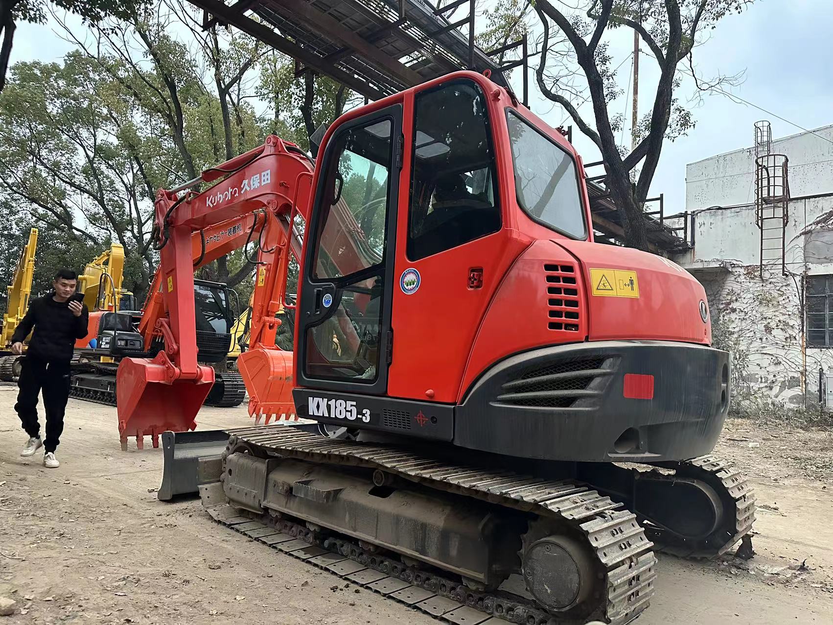 2021 Original Japan 8 Ton Mini Excavator Kubota KX185 with 0.35m3 Bucket Capacity