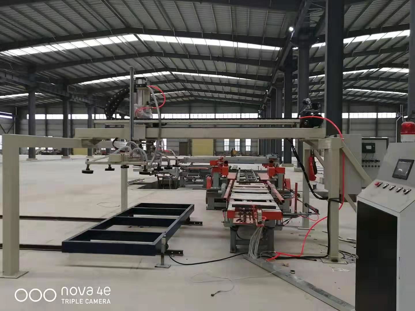 Full Automatic Mgo Sandwich Wall Board Lamination Machine with Steel Structure