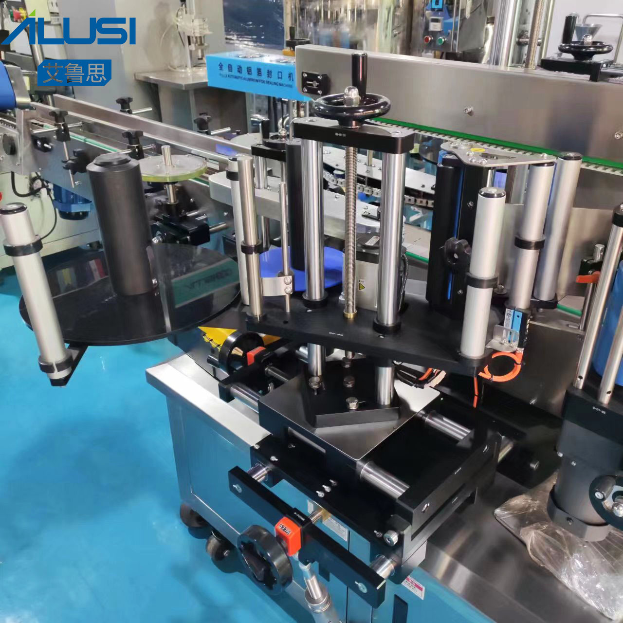Double Side Flat Bottle Labeling Machine High Speed Pneumatic Automatic
