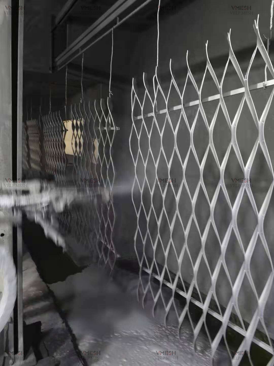 Low Carbon Expanded Metal Mesh Sheet Powder Coated For Building Decoration